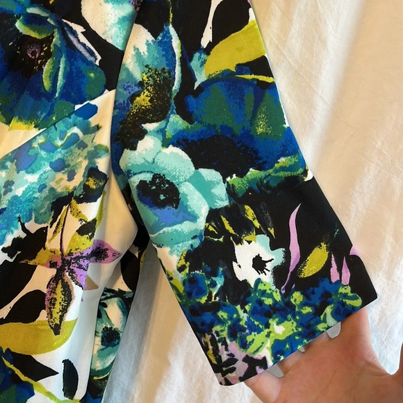 Chetta B Belted V neck Short Sleeve Flowy Floral Casual Cocktail Party Dress - Picture 7 of 8